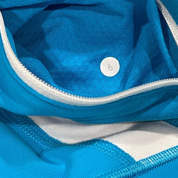LULULEMON in stride jacket with hood snorkel blue and white - Picture 9 of 10